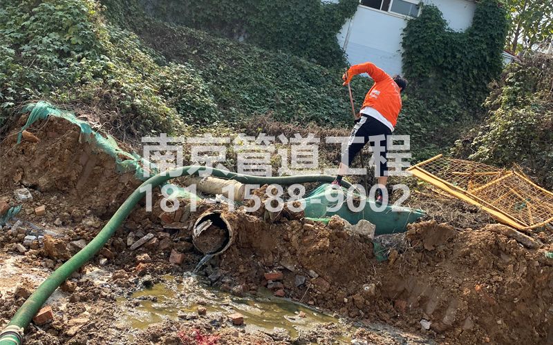 263奋斗村工地化粪池清理